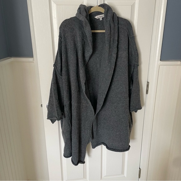 Davi & Dani Hooded Gray Cardigan Sweater Women's Size Medium Oversized - Picture 1 of 8
